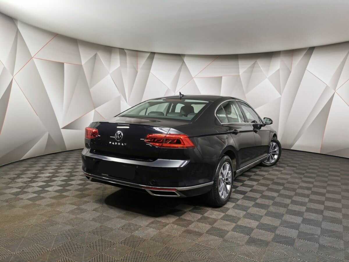 Volkswagen Passat б/у, 2021, Роботизированная. Фото: #1