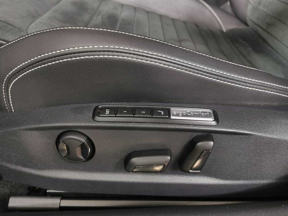 Volkswagen Passat б/у, 2021, Роботизированная. Фото: #16