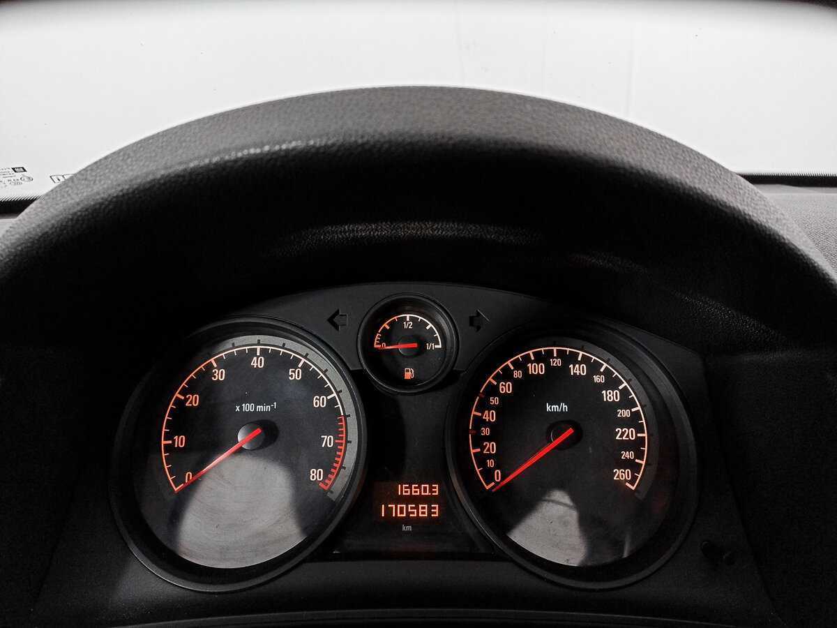 Опель Астра б/у, 2013, Механическая. Фото: #10