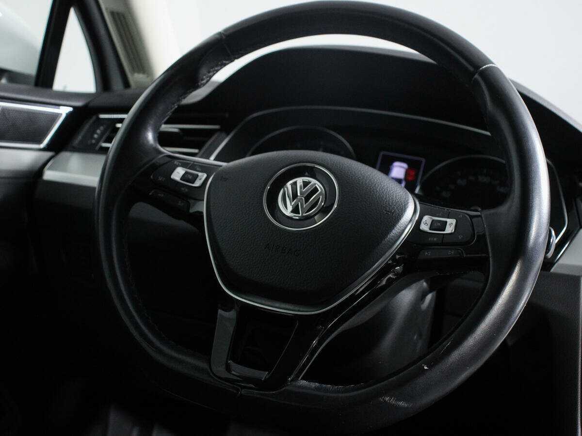 Volkswagen Passat б/у, 2018, Роботизированная. Фото: #18