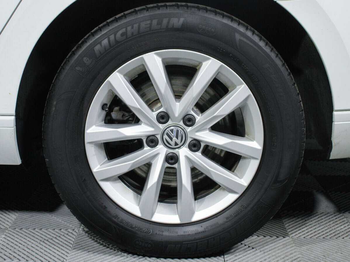 Volkswagen Passat б/у, 2018, Роботизированная. Фото: #19