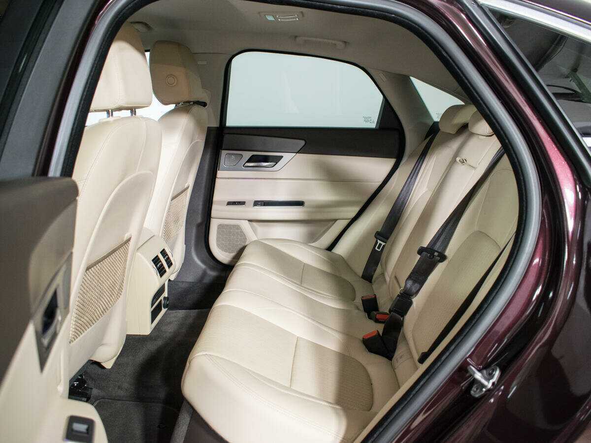 Jaguar XF б/у, 2016, Автоматическая. Фото: #9