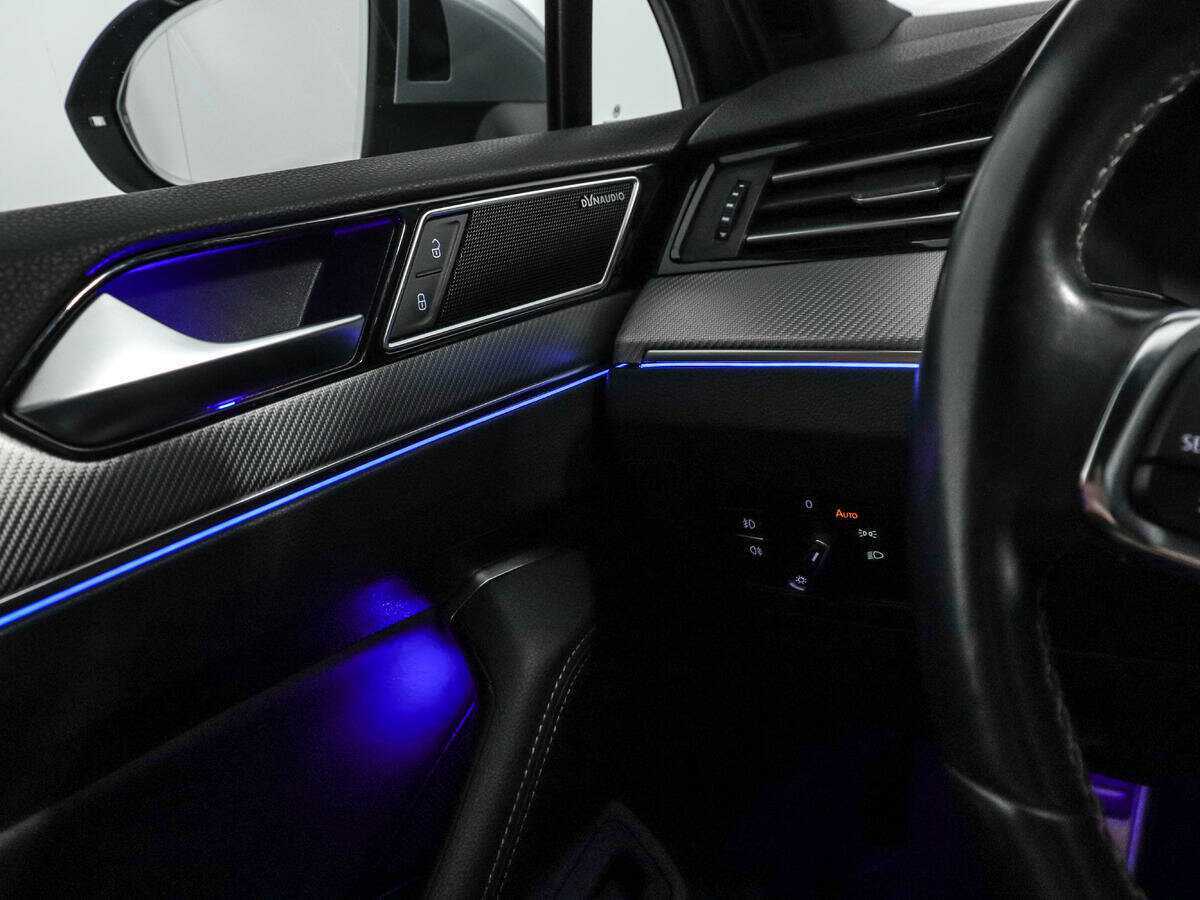 Volkswagen Passat б/у, 2019, Роботизированная. Фото: #16