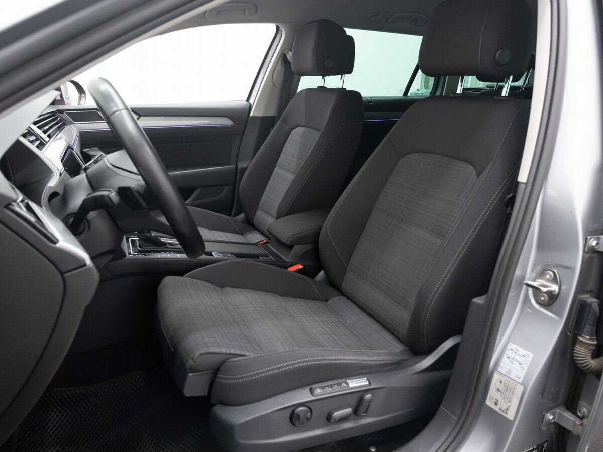 Volkswagen Passat б/у, 2020, Роботизированная. Фото: #9