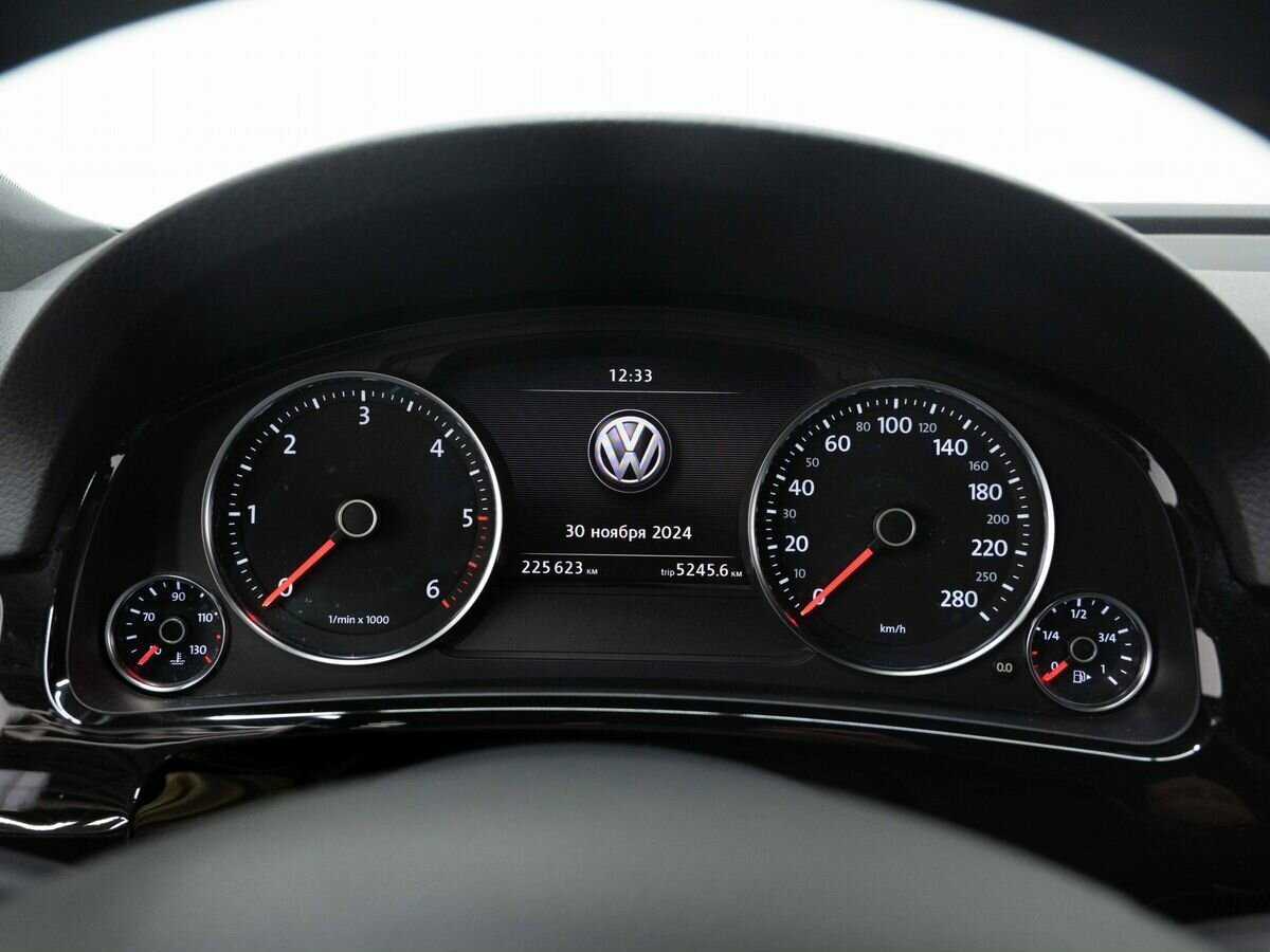 Volkswagen Touareg б/у, 2017, Автоматическая. Фото: #17