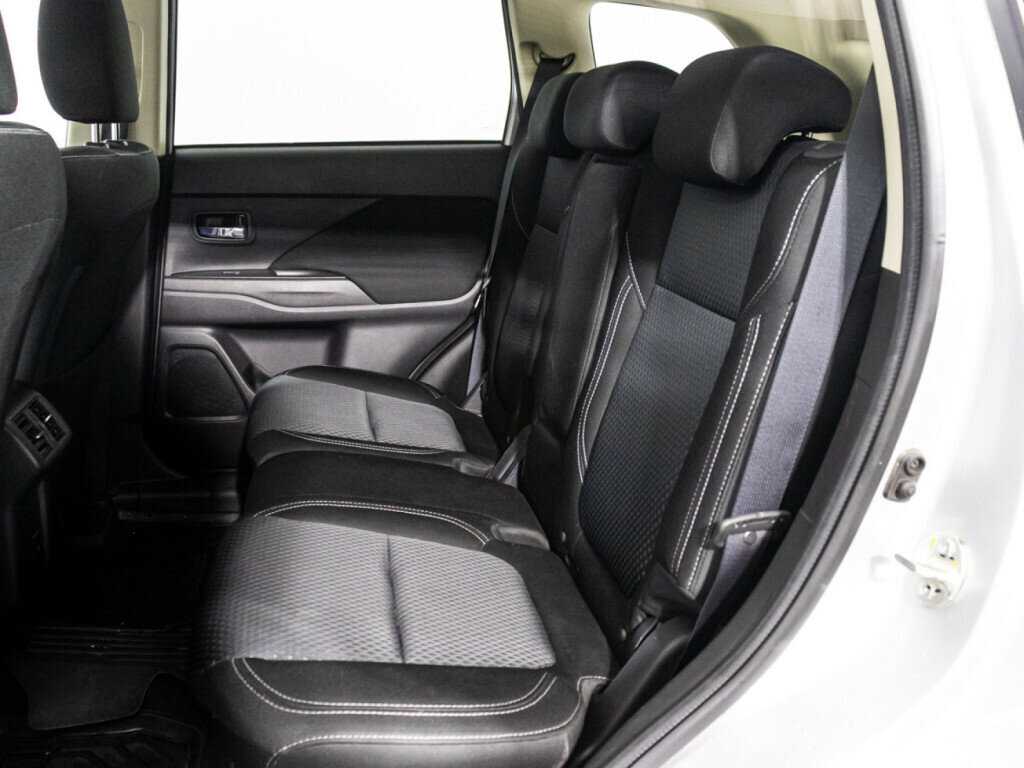 Mitsubishi Outlander б/у, 2021, Вариатор. Фото: #9