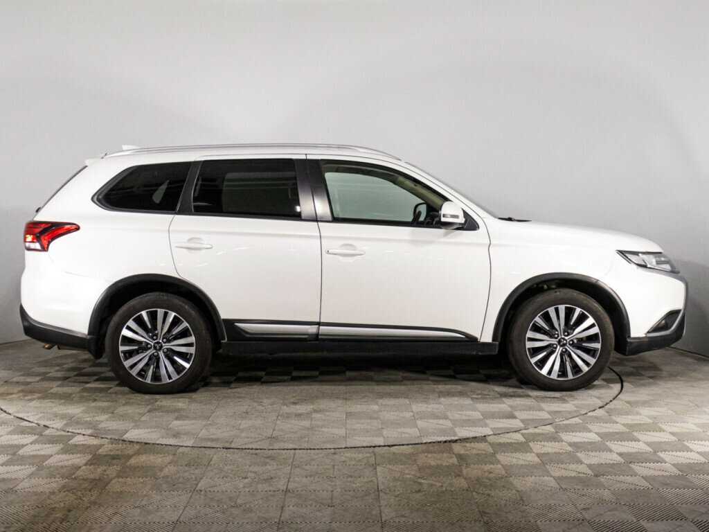 Mitsubishi Outlander б/у, 2020, Вариатор. Фото: #3