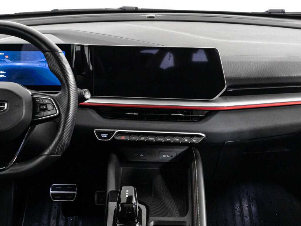 Geely Coolray б/у, 2023, Роботизированная. Фото: #13