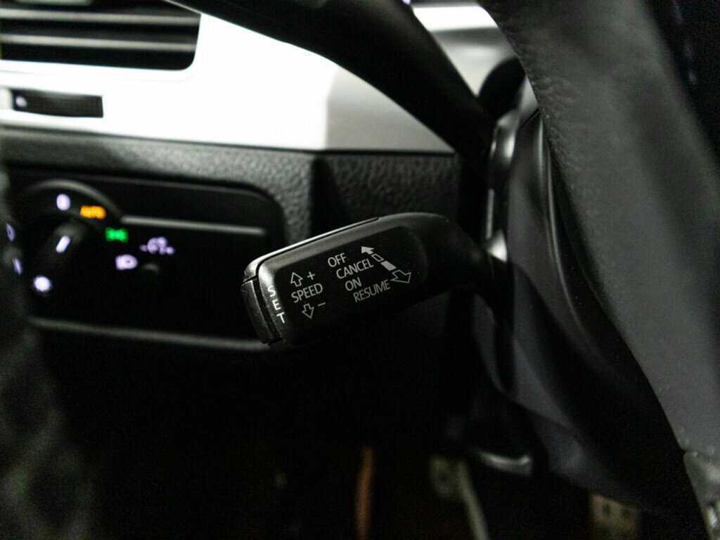 Volkswagen Touareg б/у, 2015, Автоматическая. Фото: #19