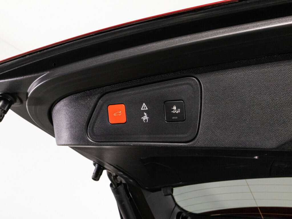 Peugeot 3008 б/у, 2019, Автоматическая. Фото: #14