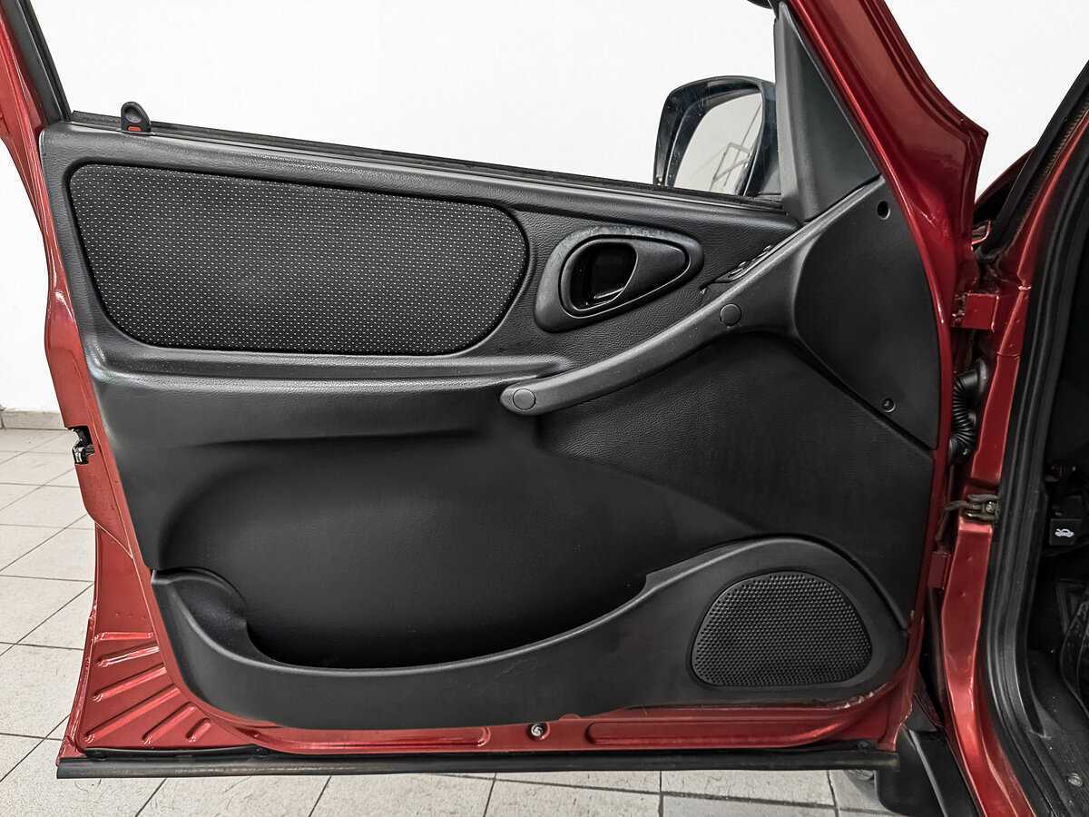 Chevrolet Niva б/у, 2015, Механическая. Фото: #17