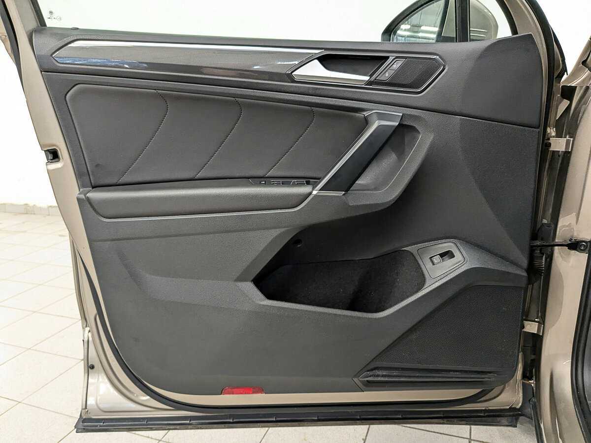 Volkswagen Tiguan б/у, 2018, Роботизированная. Фото: #18