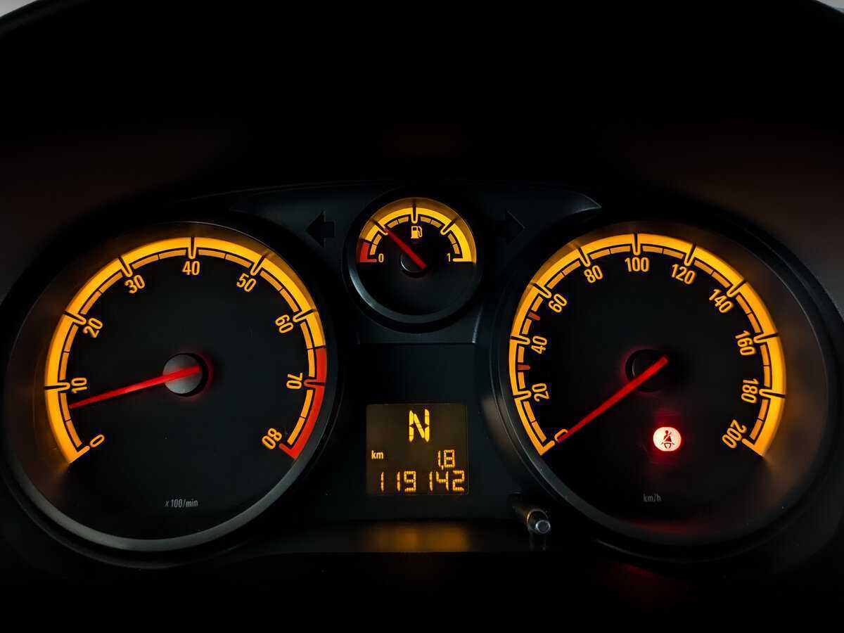 Opel Corsa б/у, 2013, Роботизированная. Фото: #12