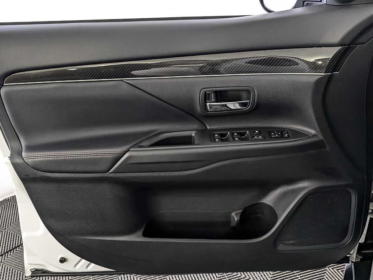 Mitsubishi Outlander б/у, 2022, Вариатор. Фото: #18
