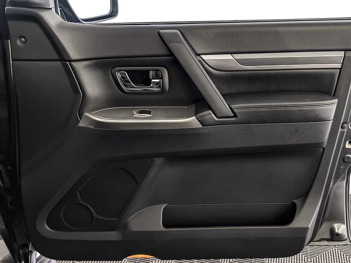 Mitsubishi Pajero б/у, 2018, Автоматическая. Фото: #23