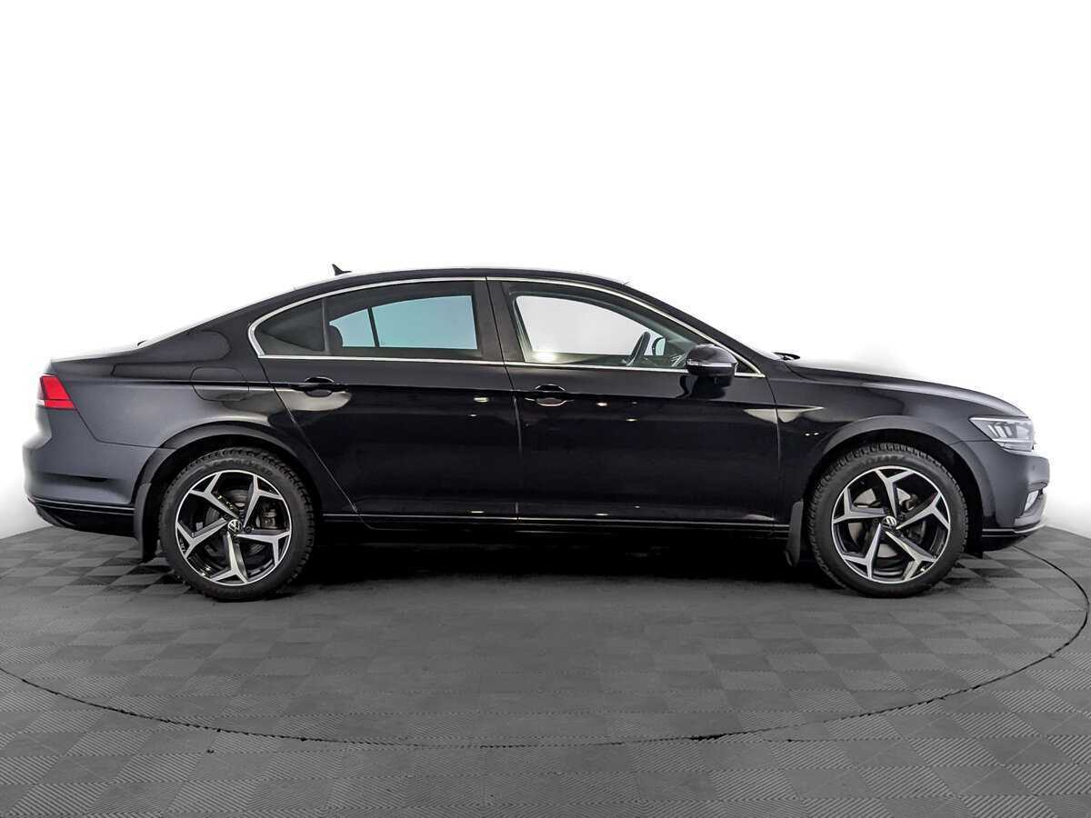 Volkswagen Passat б/у, 2021, Роботизированная. Фото: #3