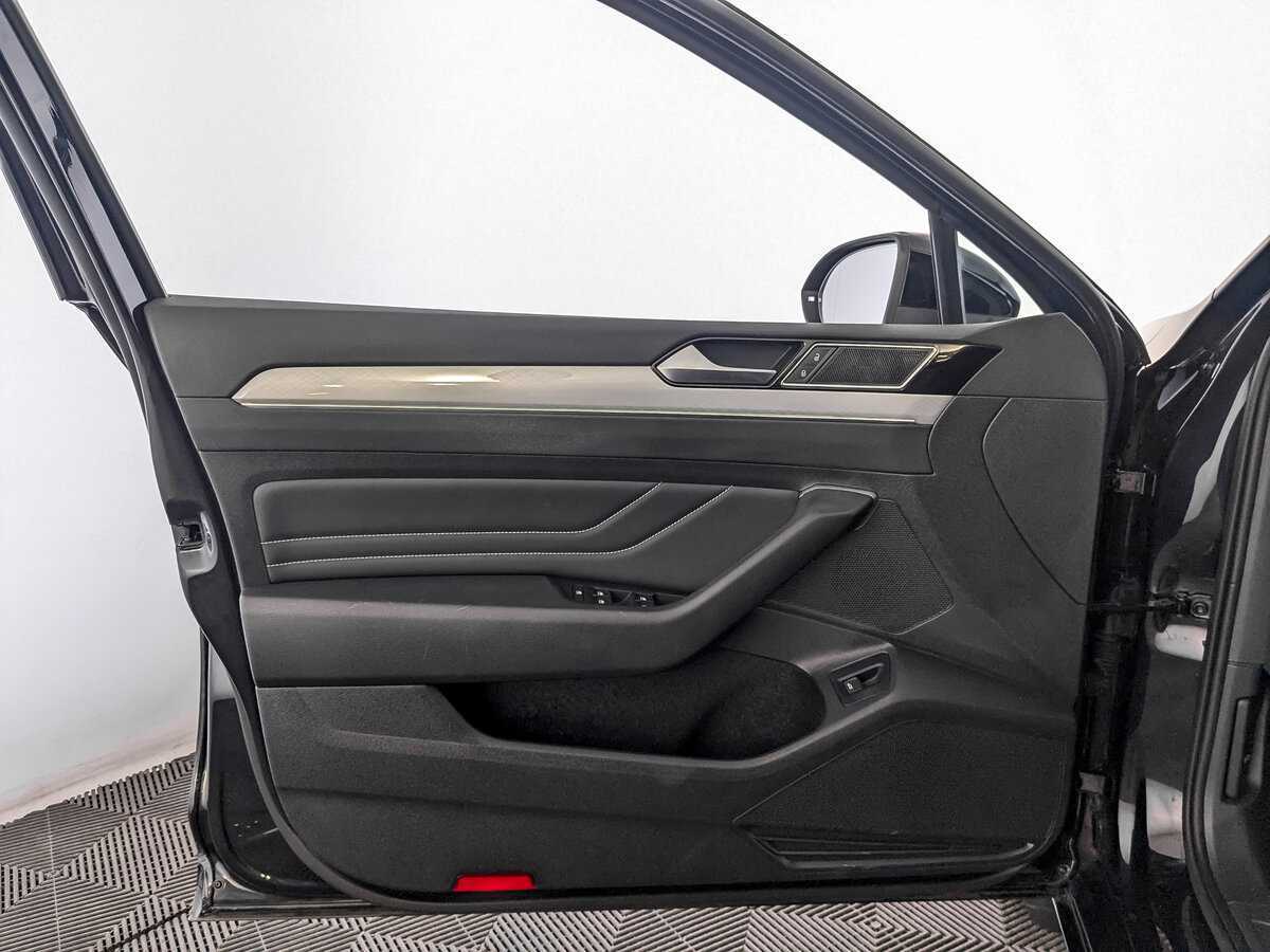 Volkswagen Passat б/у, 2021, Роботизированная. Фото: #18