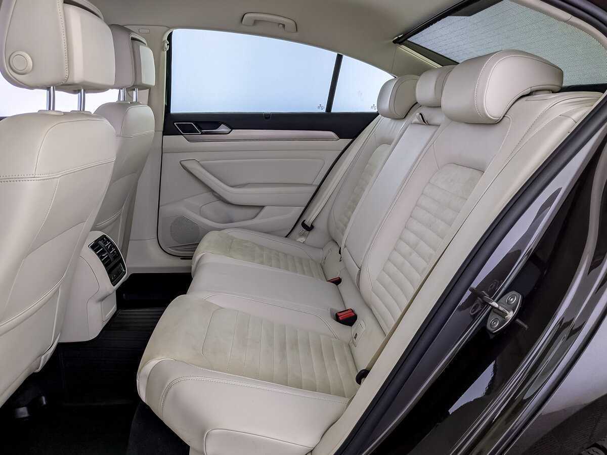 Volkswagen Passat б/у, 2017, Роботизированная. Фото: #11