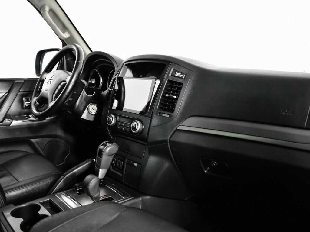 Mitsubishi Pajero б/у, 2014, Автоматическая. Фото: #8