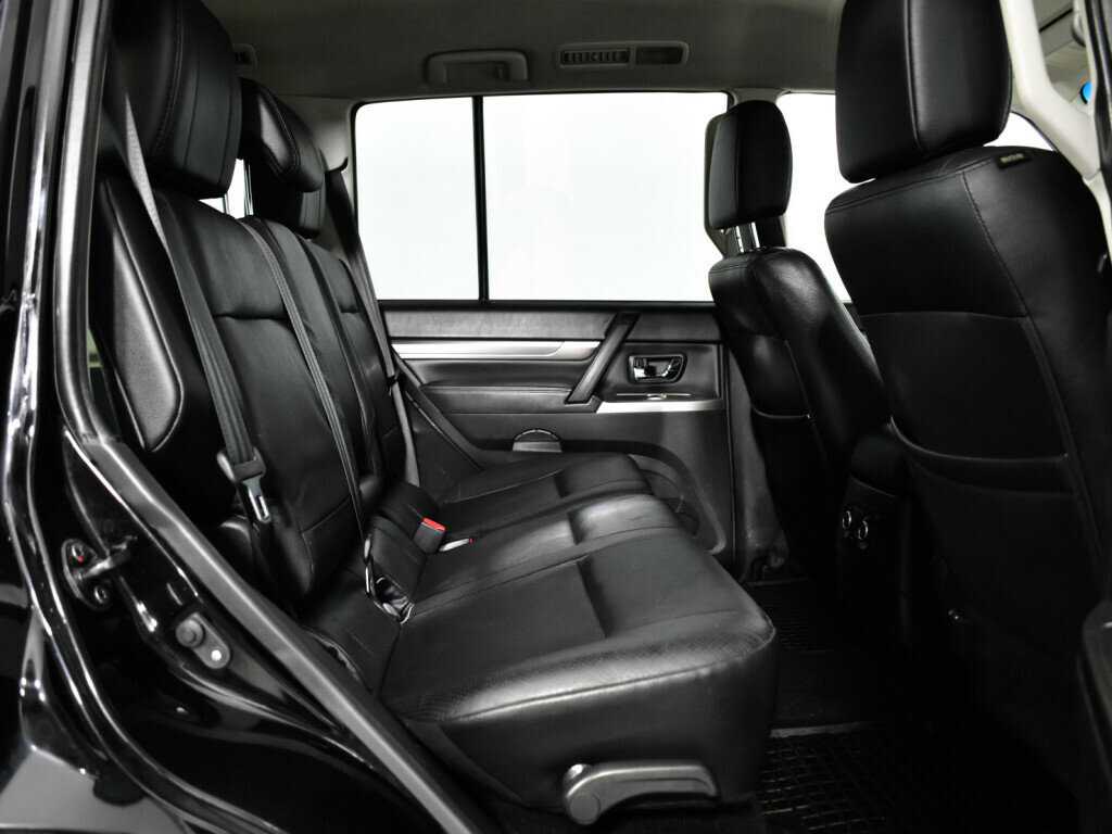 Mitsubishi Pajero б/у, 2014, Автоматическая. Фото: #9