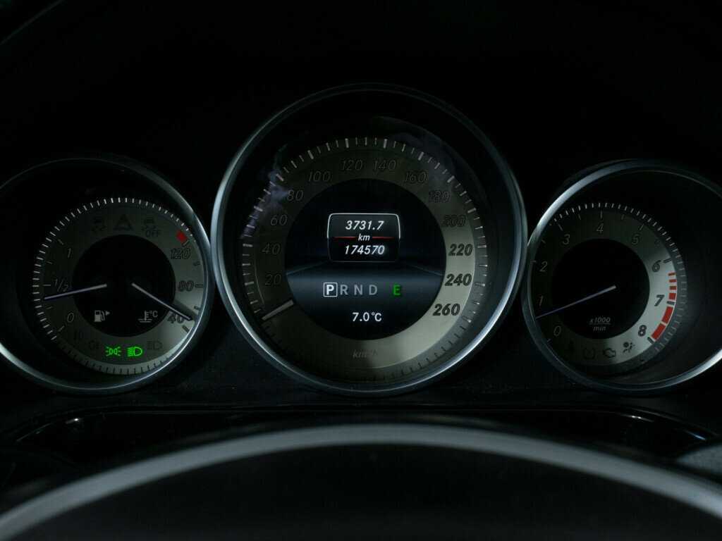 Mercedes-Benz E-Класс б/у, 2013, Автоматическая. Фото: #12