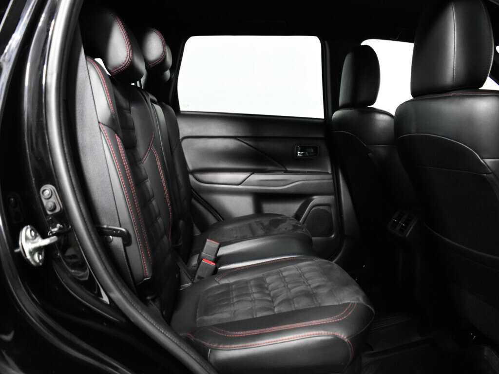 Mitsubishi Outlander б/у, 2021, Вариатор. Фото: #9