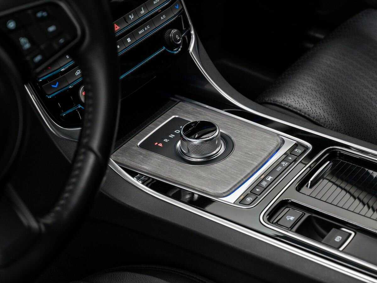 Jaguar XF б/у, 2016, Автоматическая. Фото: #18