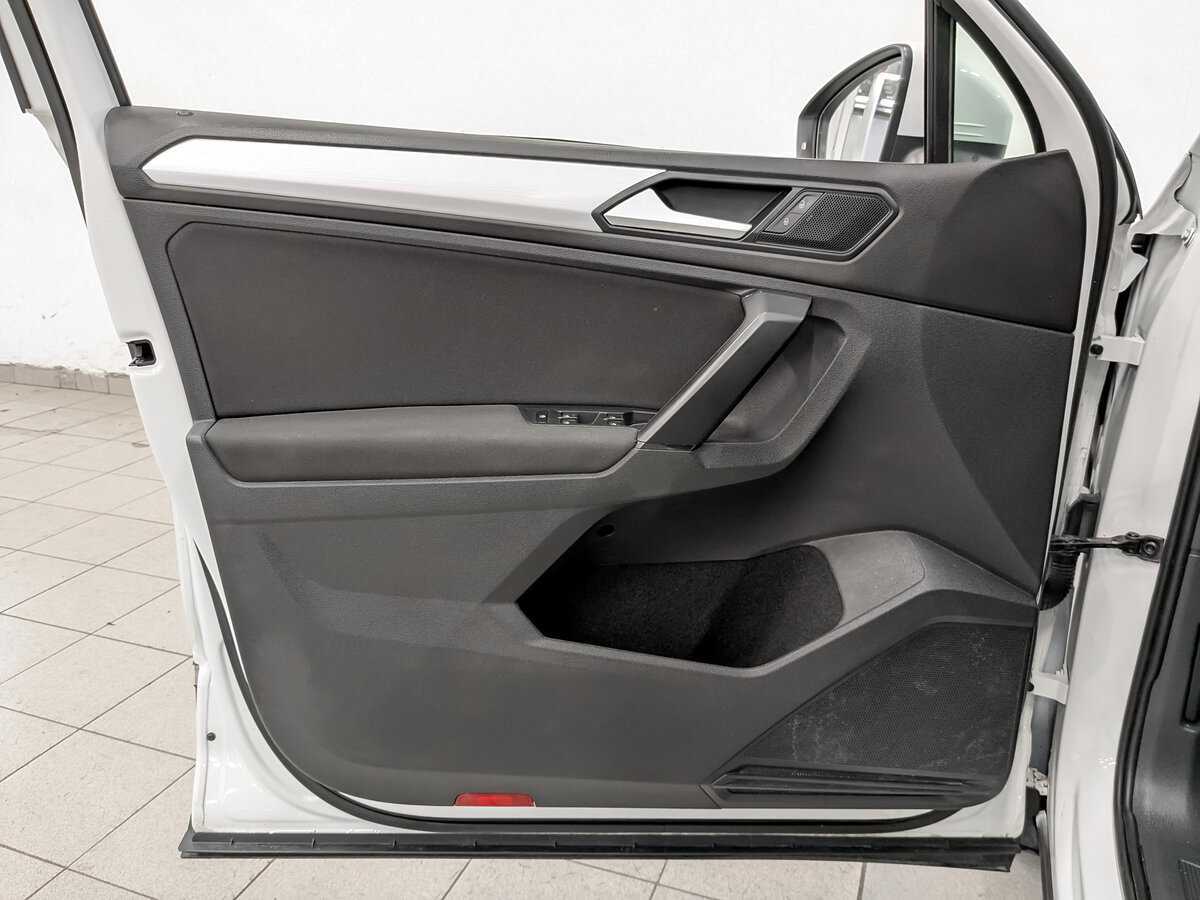 Volkswagen Tiguan б/у, 2021, Роботизированная. Фото: #17