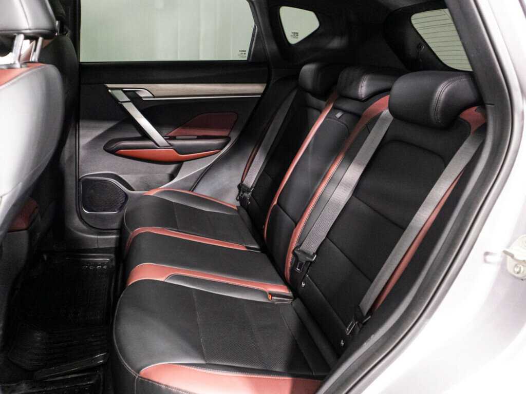 Geely Coolray б/у, 2023, Роботизированная. Фото: #9