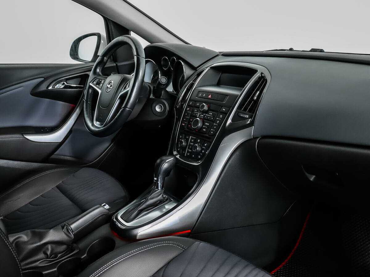 Опель Астра б/у, 2013, Автоматическая. Фото: #10