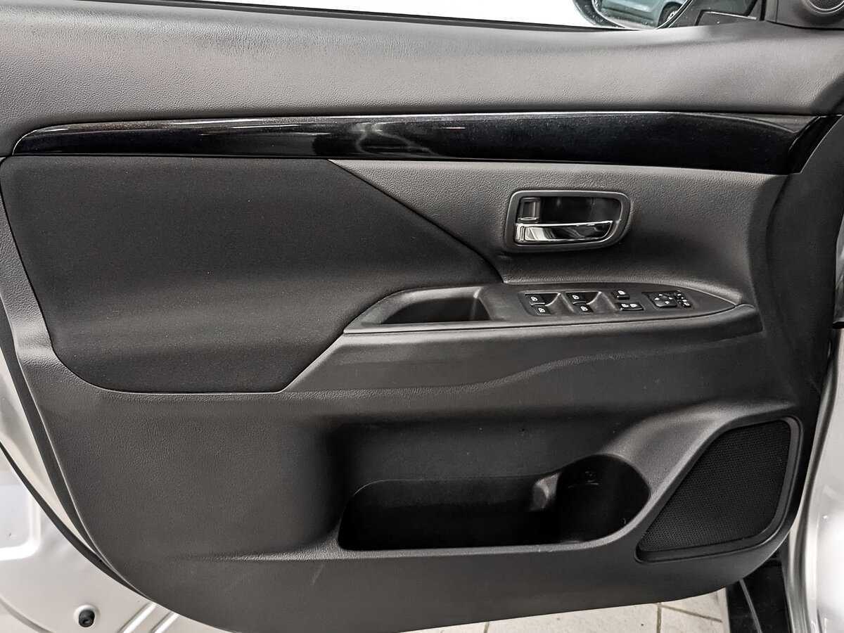 Mitsubishi Outlander б/у, 2020, Вариатор. Фото: #18