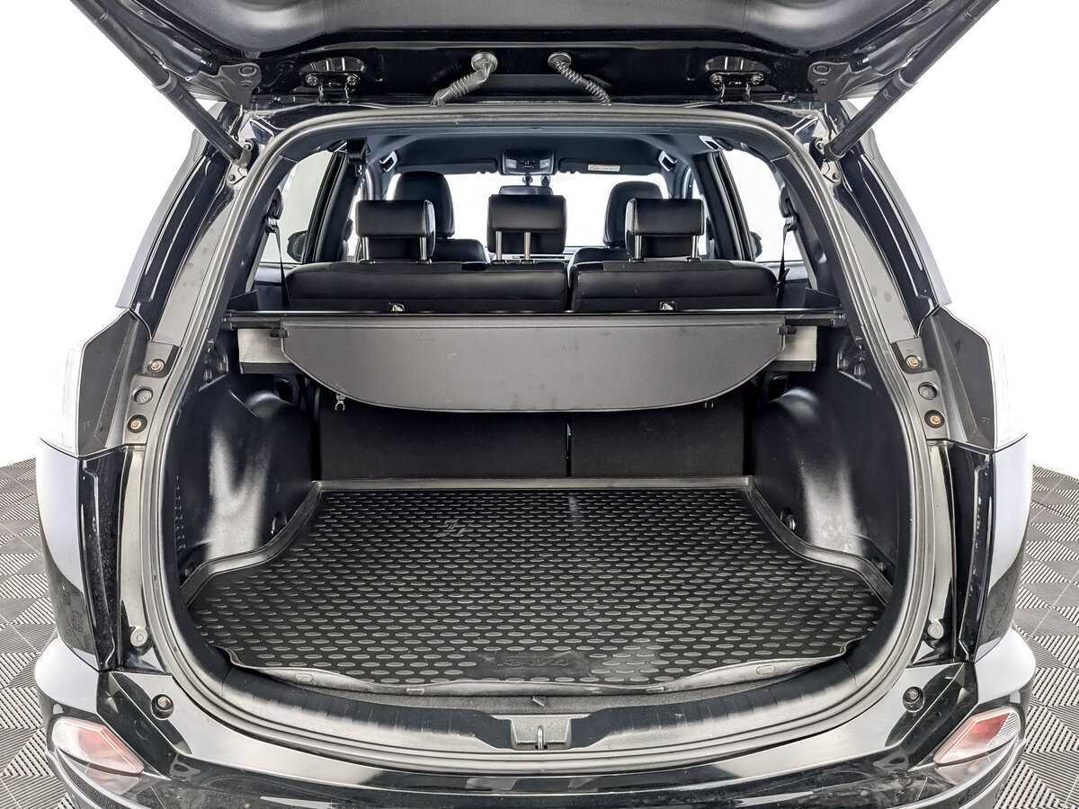 Toyota RAV4 б/у, 2017, Механическая. Фото: #9