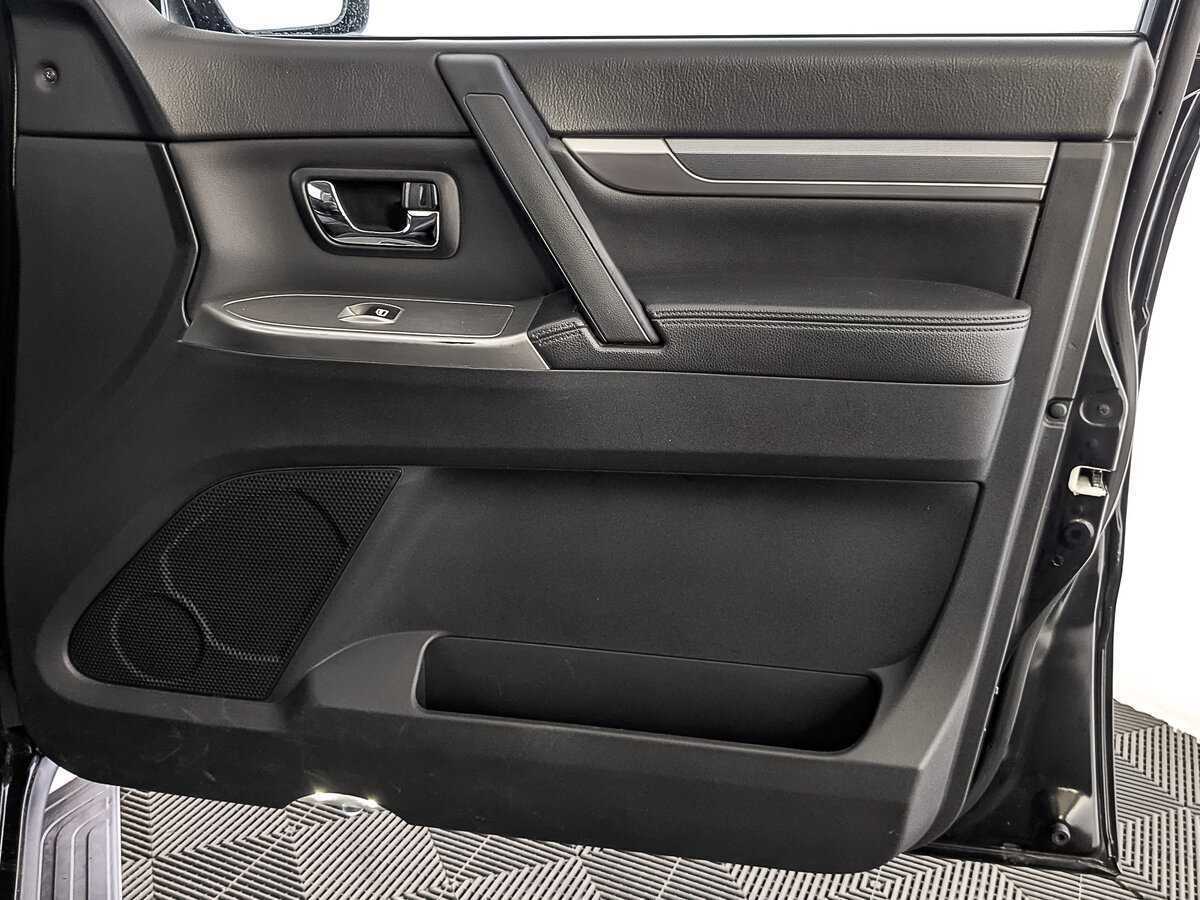 Mitsubishi Pajero б/у, 2013, Автоматическая. Фото: #24