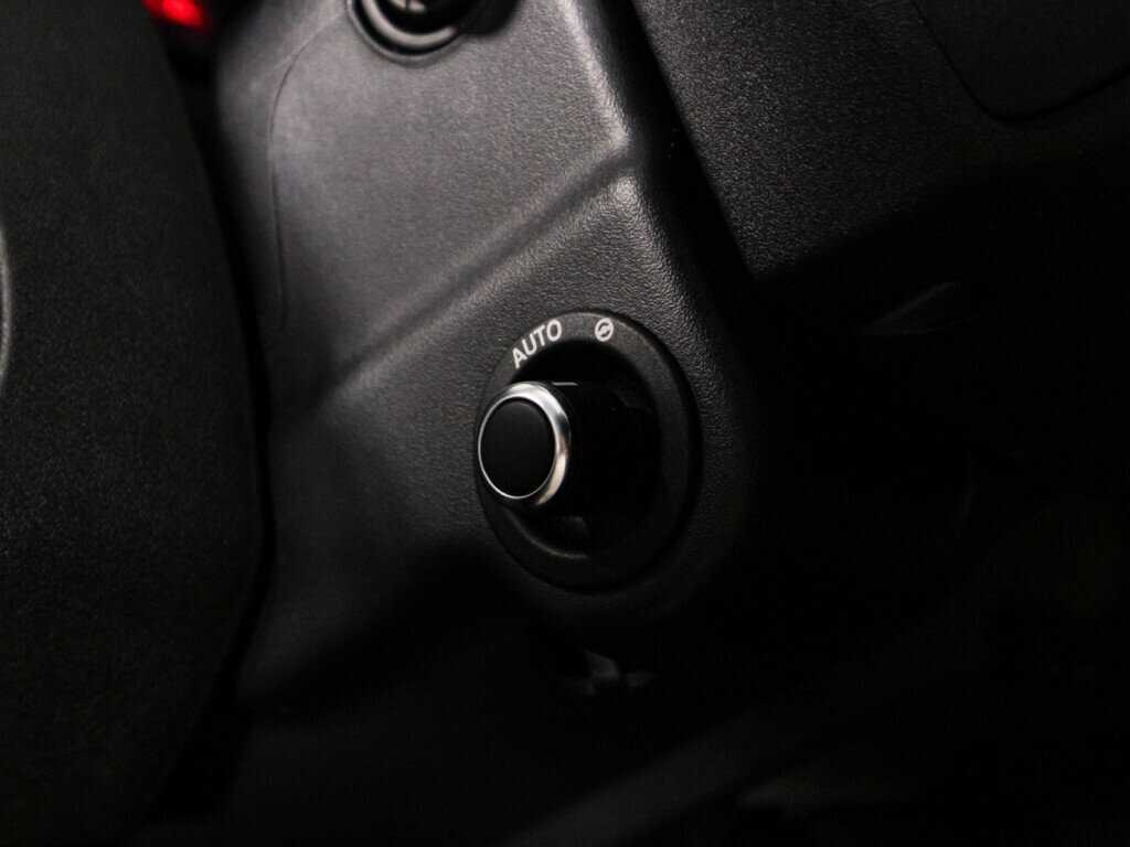 Land Rover Discovery б/у, 2016, Автоматическая. Фото: #21