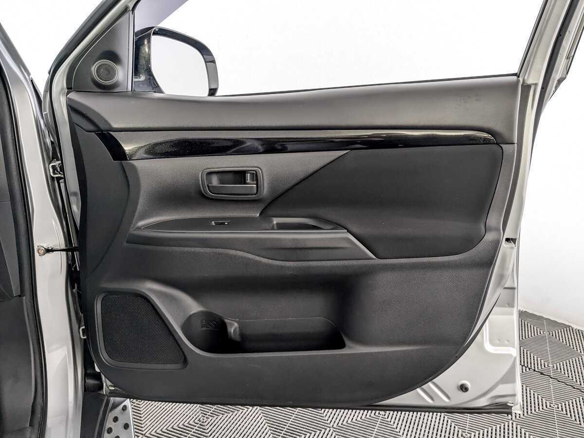 Mitsubishi Outlander б/у, 2019, Вариатор. Фото: #23