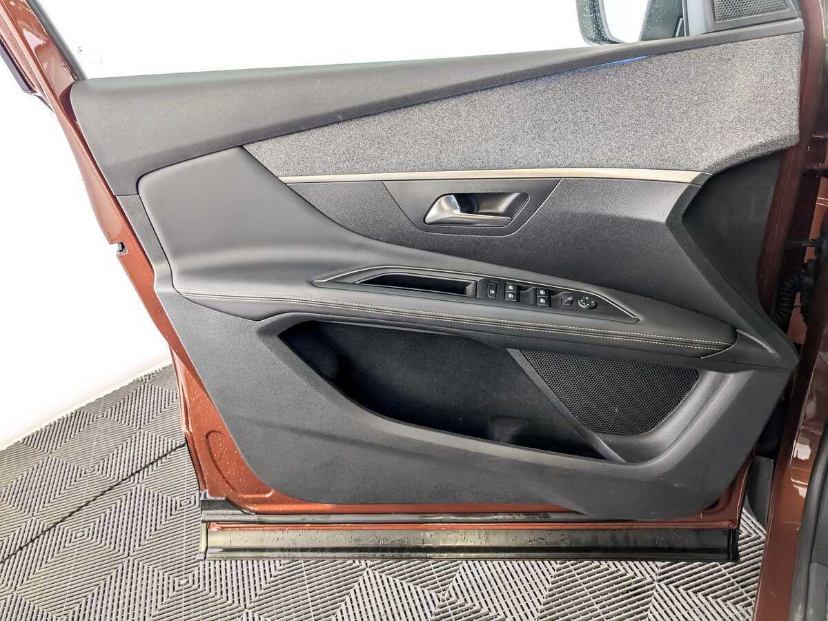 Peugeot 3008 б/у, 2019, Автоматическая. Фото: #16
