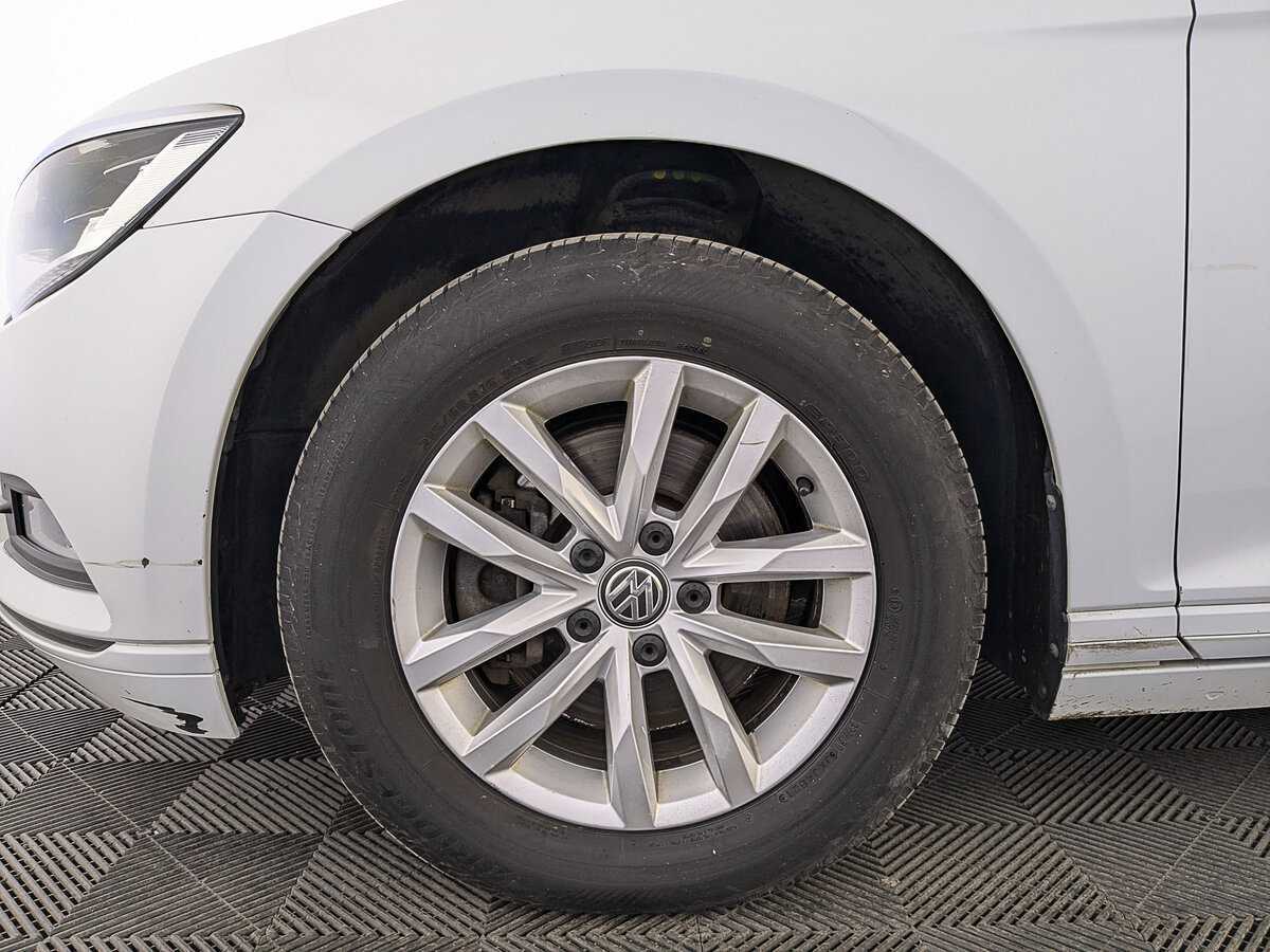 Volkswagen Passat б/у, 2019, Роботизированная. Фото: #11