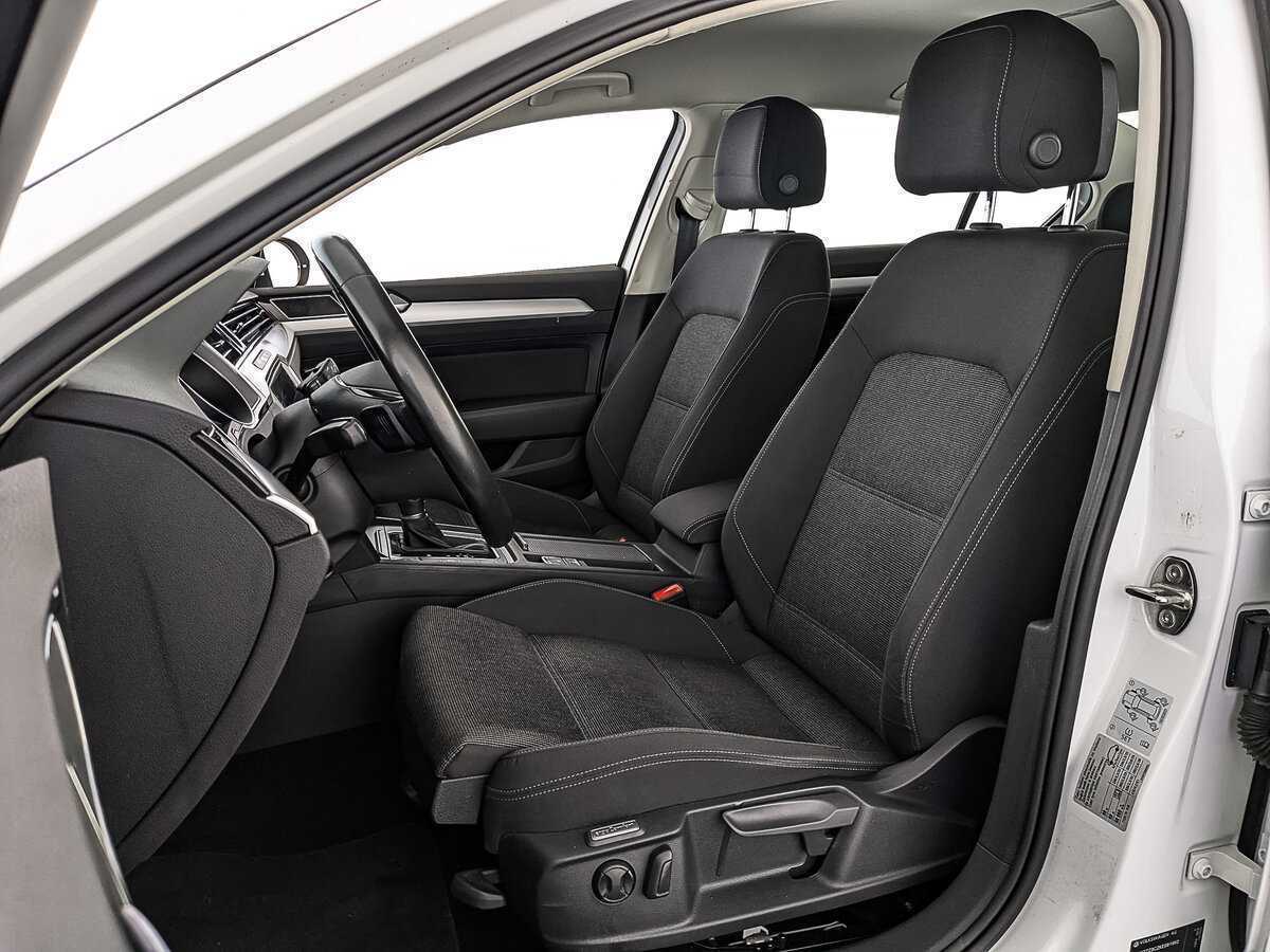 Volkswagen Passat б/у, 2019, Роботизированная. Фото: #19