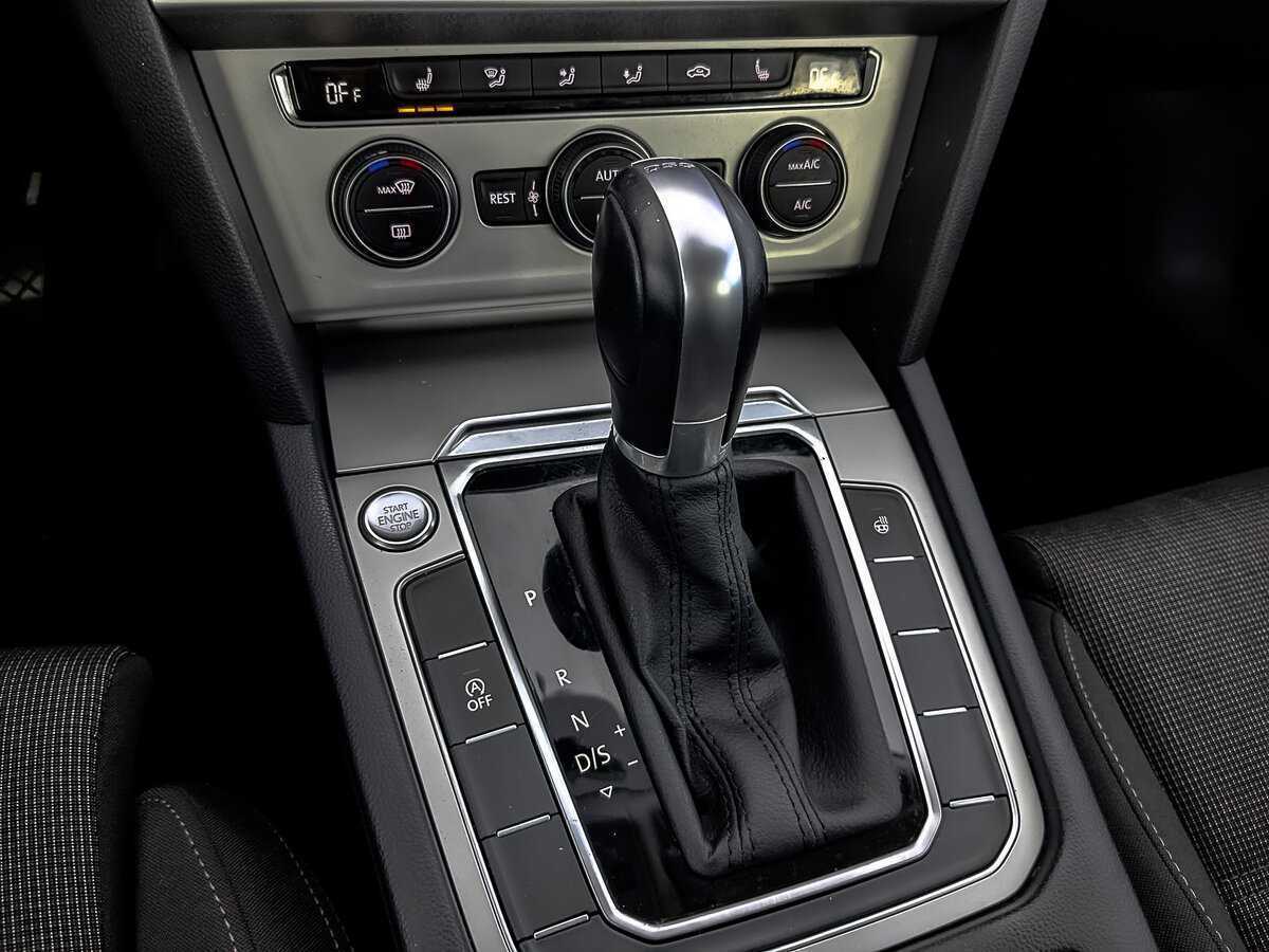 Volkswagen Passat б/у, 2019, Роботизированная. Фото: #20