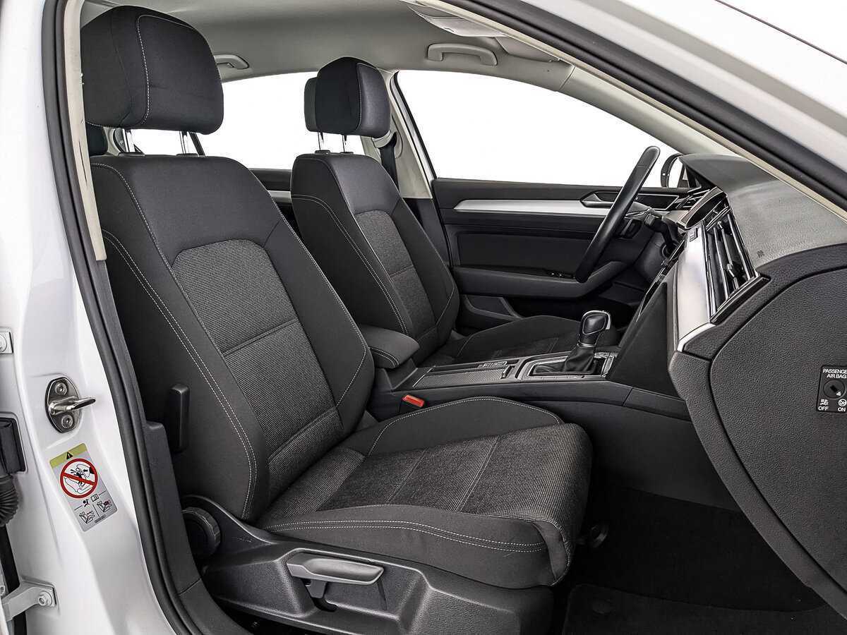 Volkswagen Passat б/у, 2019, Роботизированная. Фото: #23