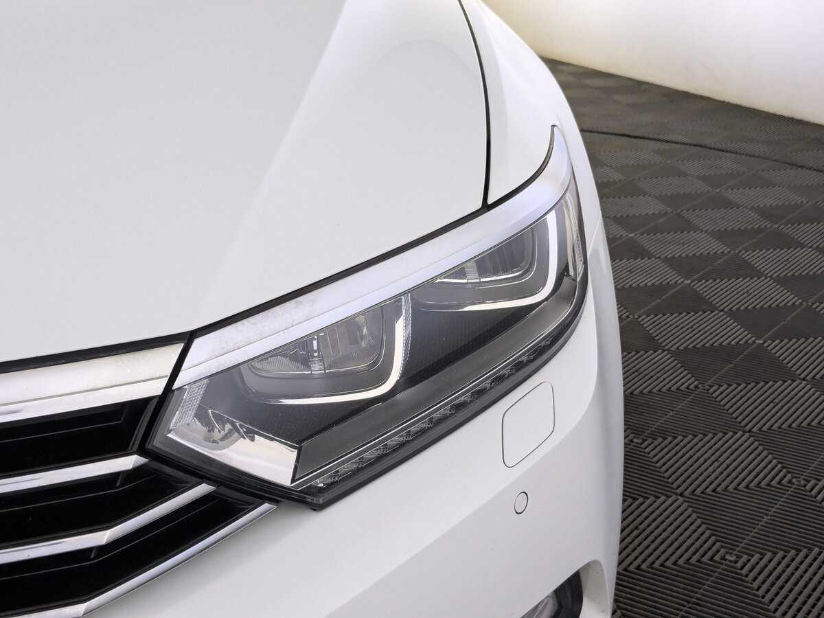 Volkswagen Passat б/у, 2019, Роботизированная. Фото: #10