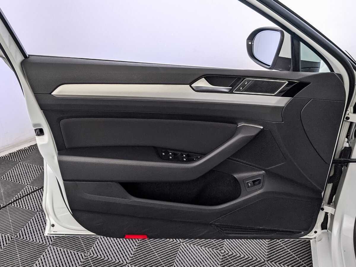 Volkswagen Passat б/у, 2019, Роботизированная. Фото: #18