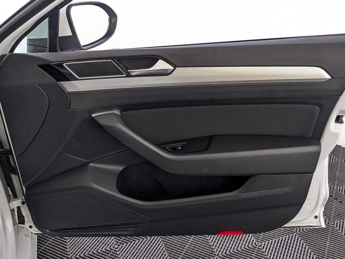 Volkswagen Passat б/у, 2019, Роботизированная. Фото: #24