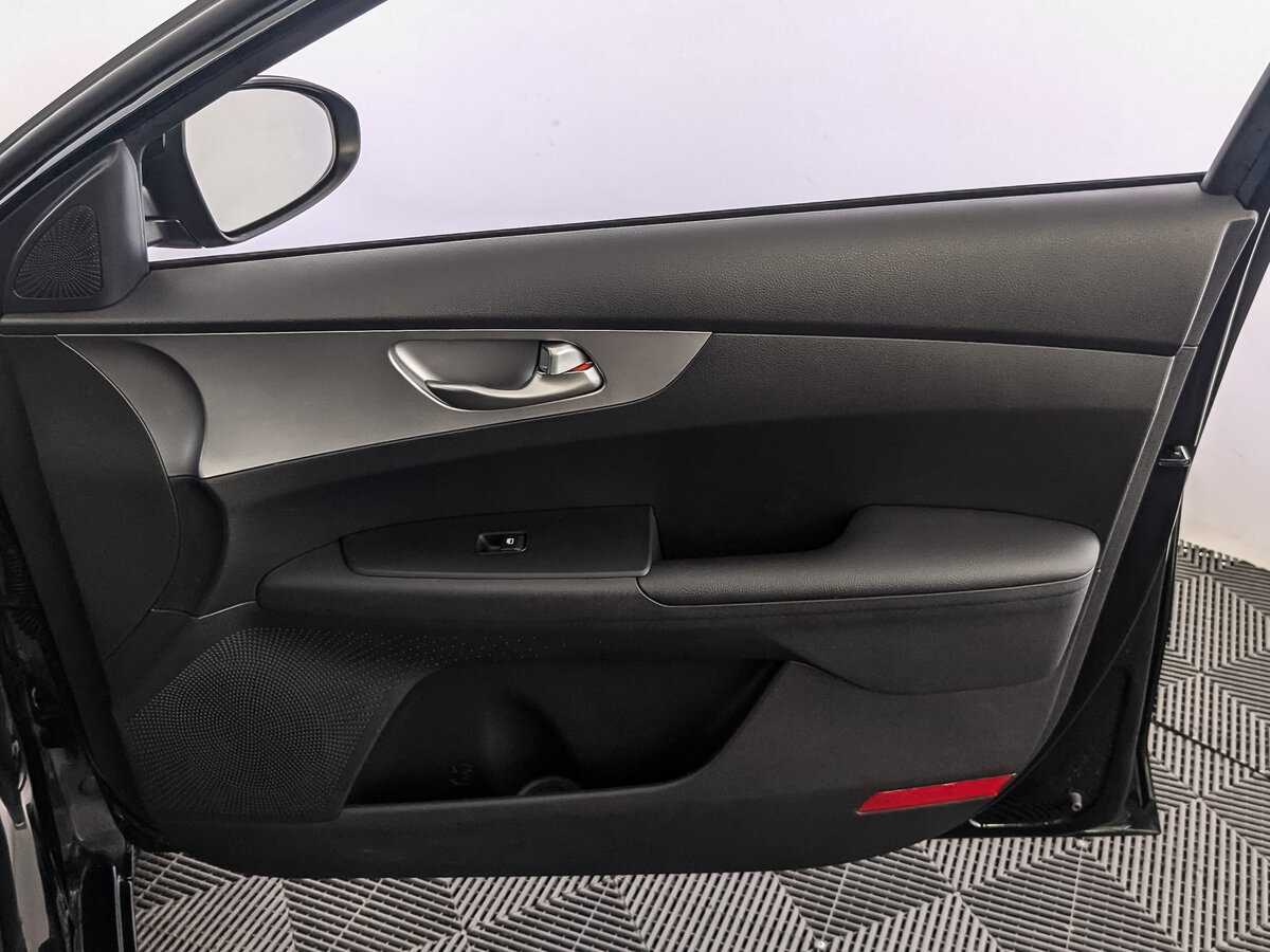 Kia Cerato б/у, 2022, Механическая. Фото: #22