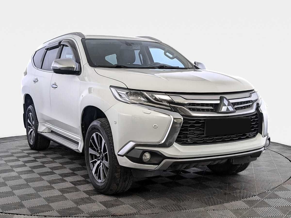 Mitsubishi Pajero Sport б/у, 2017, Автоматическая. Фото: #2