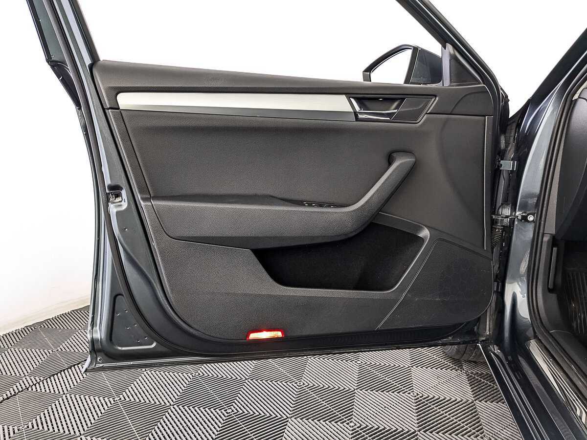 Skoda Superb б/у, 2019, Роботизированная. Фото: #18