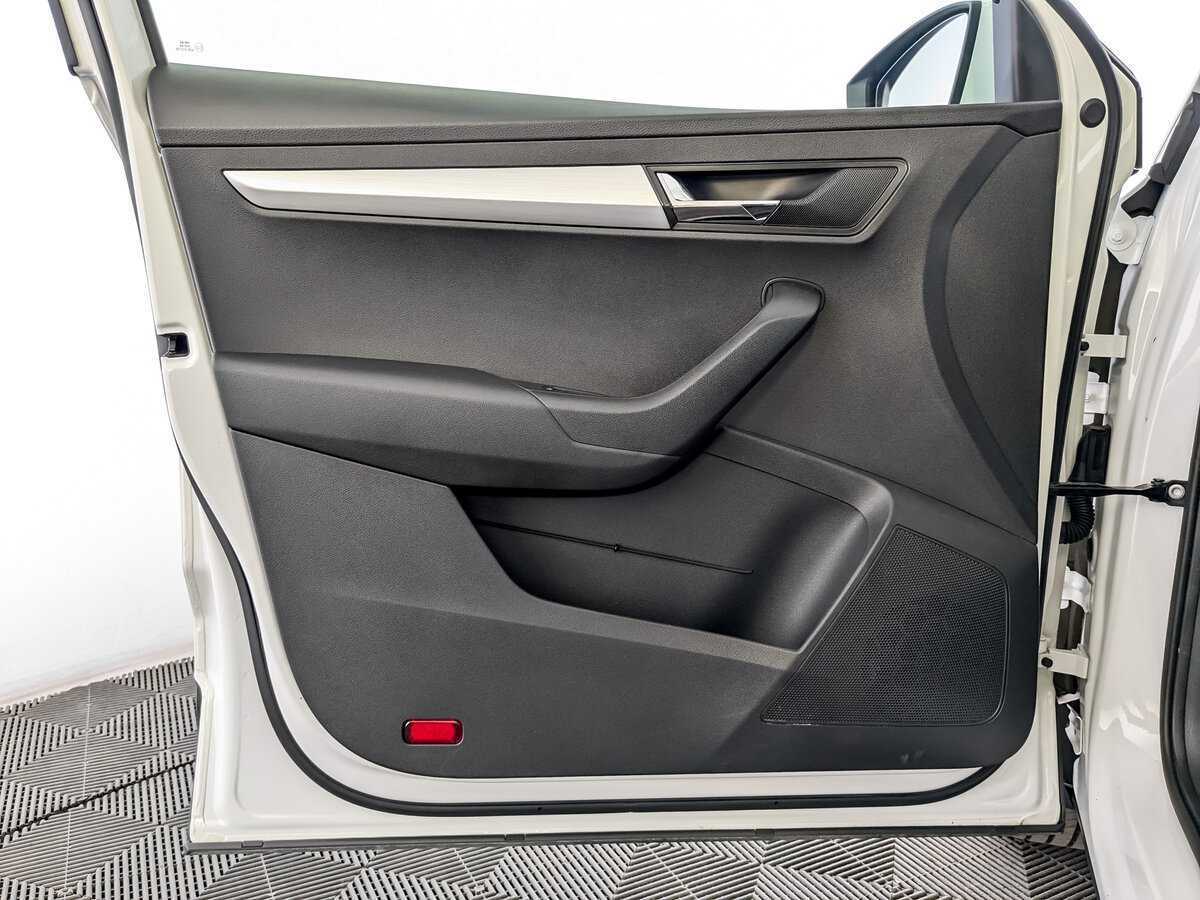 Skoda Karoq б/у, 2021, Автоматическая. Фото: #18