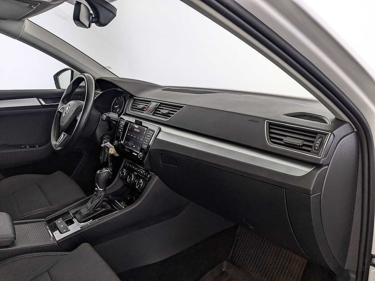 Skoda Superb б/у, 2017, Роботизированная. Фото: #12