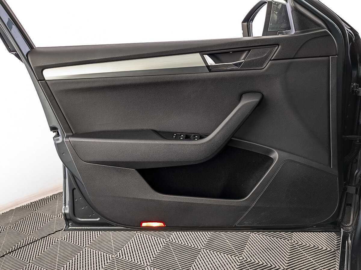 Skoda Superb б/у, 2018, Роботизированная. Фото: #17