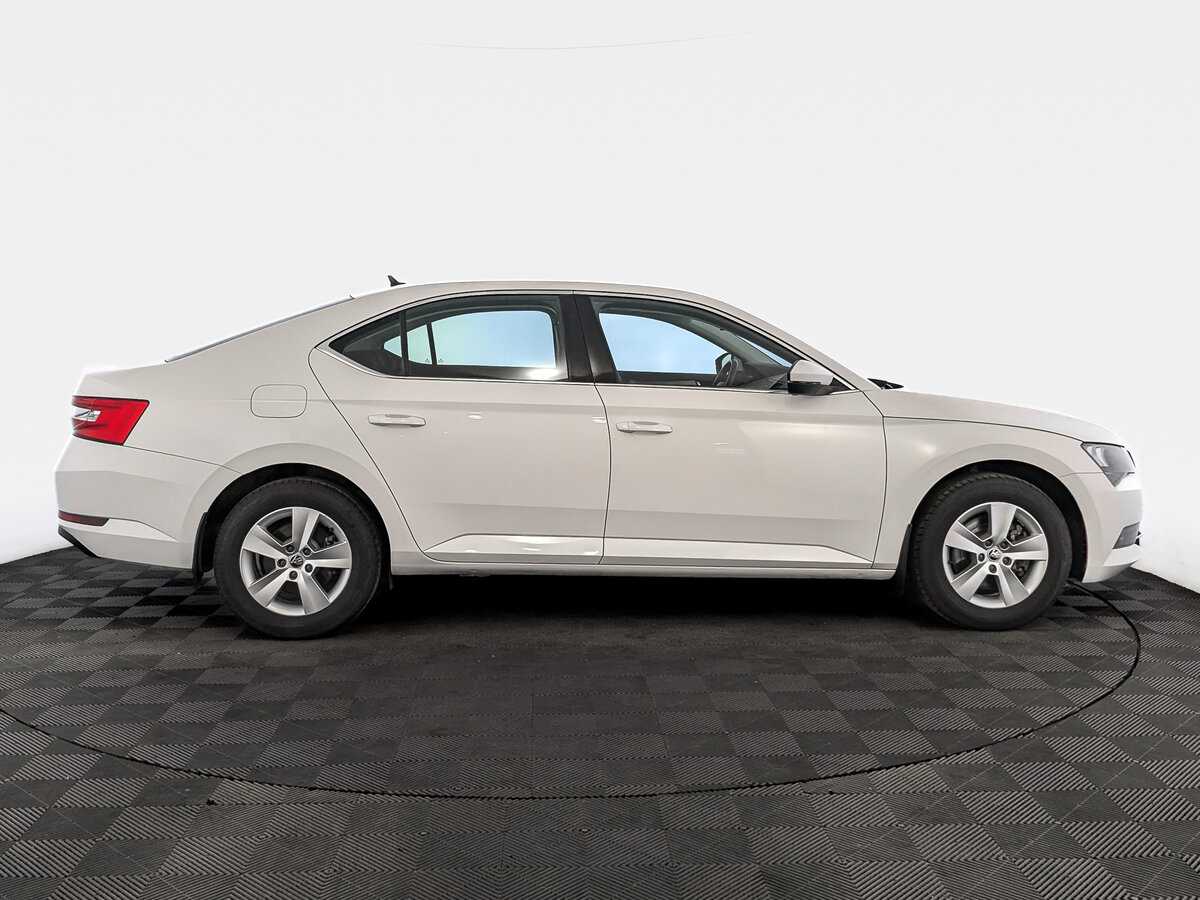 Skoda Superb б/у, 2017, Роботизированная. Фото: #3